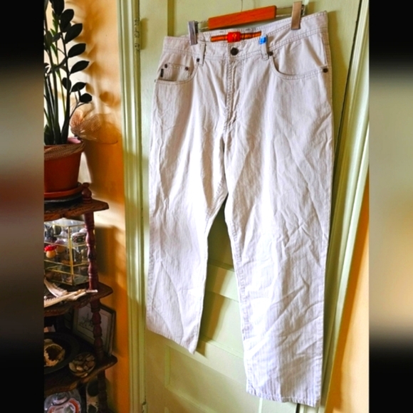 Bugatti lightweight chino straight leg light grey pants - Picture 2 of 13